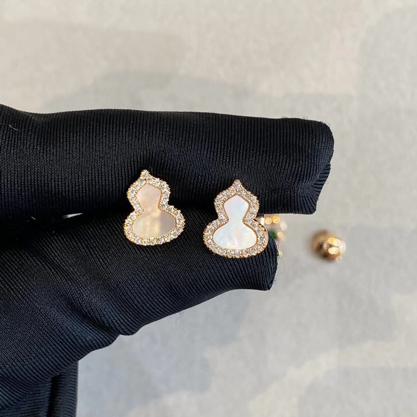 メンズピアス 煌めき上品ゴージャスピアス