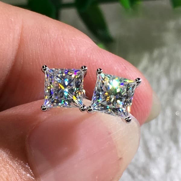 メンズピアス 華やかな四角形スタッドピアス