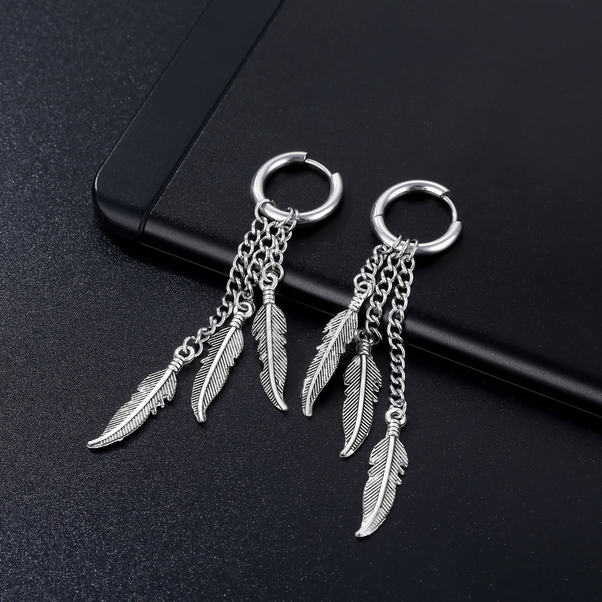 メンズピアス 羽根モチーフ チェーンフープピアス