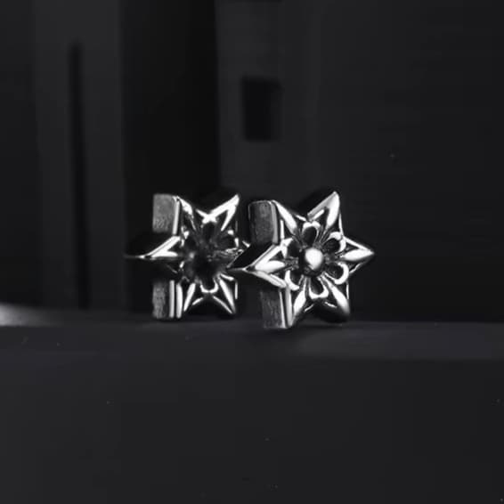 メンズピアス 繊細な星型スタッドピアス