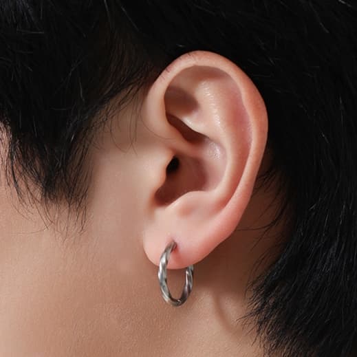 メンズピアス らせん模様シンプルフープピアス