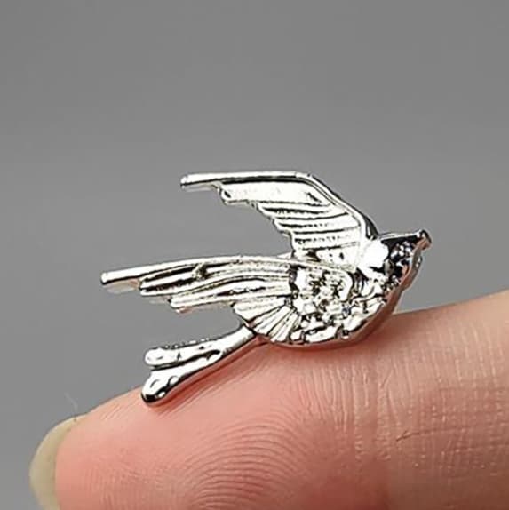 メンズピアス 鳥のシルエット イヤーカフ