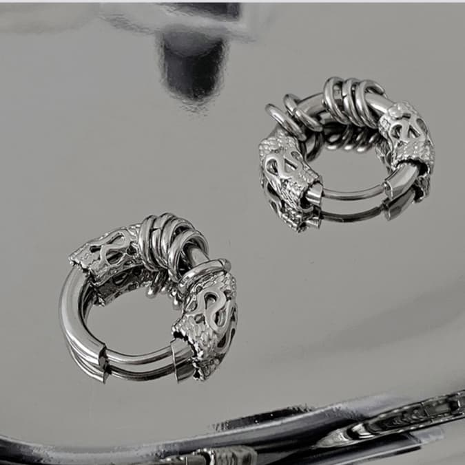 メンズピアス 龍紋様フープピアス 両耳用