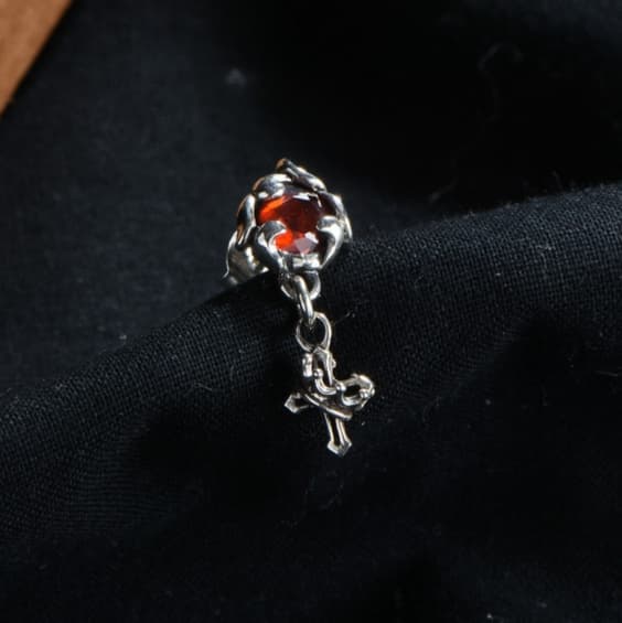 メンズピアス 十字架の宝石ドロップピアス