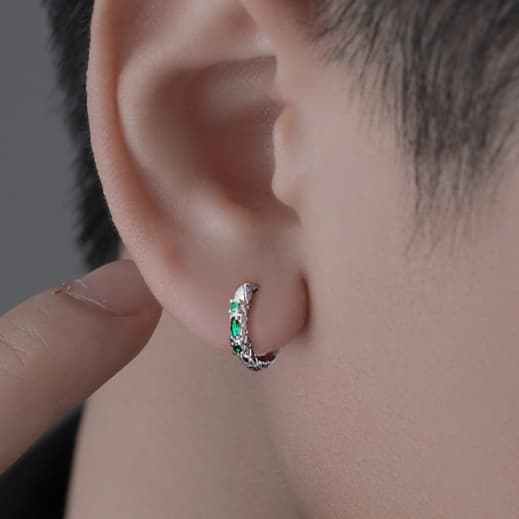 メンズピアス 緑石輝く純銀細工フープピアス