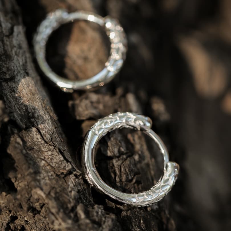 メンズピアス 彫刻細工フープピアス