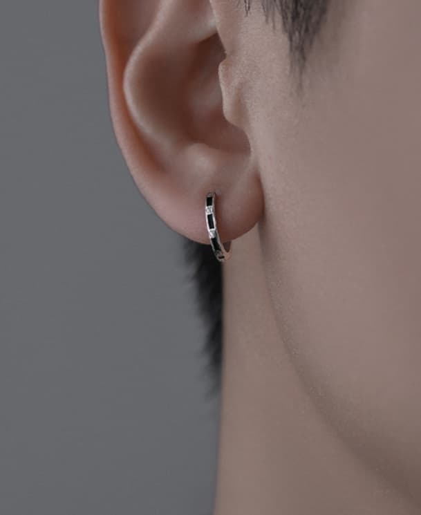 メンズピアス リングピアス シンプル輝き 細身ピアス