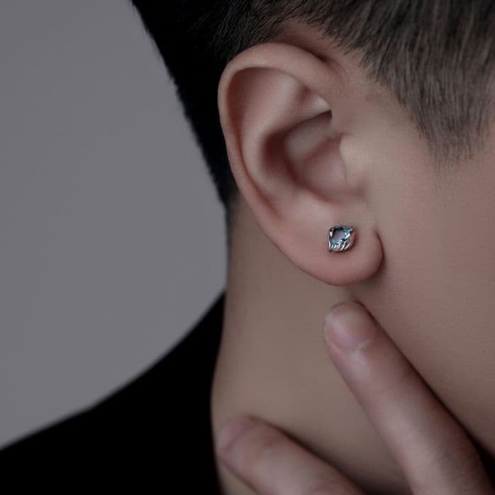 メンズピアス 葉巻きデザイン宝石ピアス