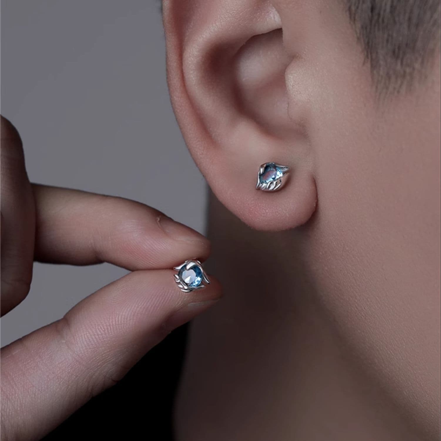 メンズピアス 葉巻きデザイン宝石ピアス