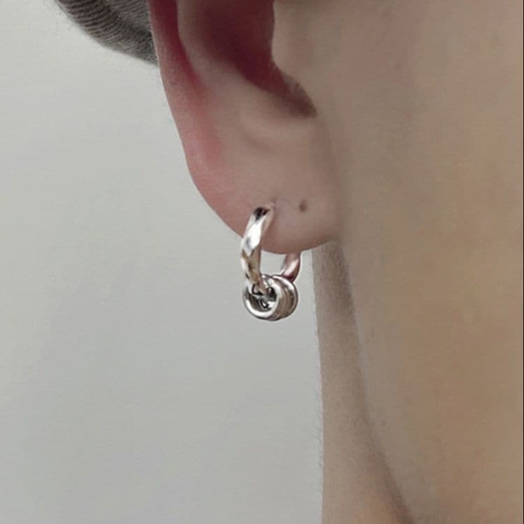 メンズピアス ツイストリングチャームフープピアス