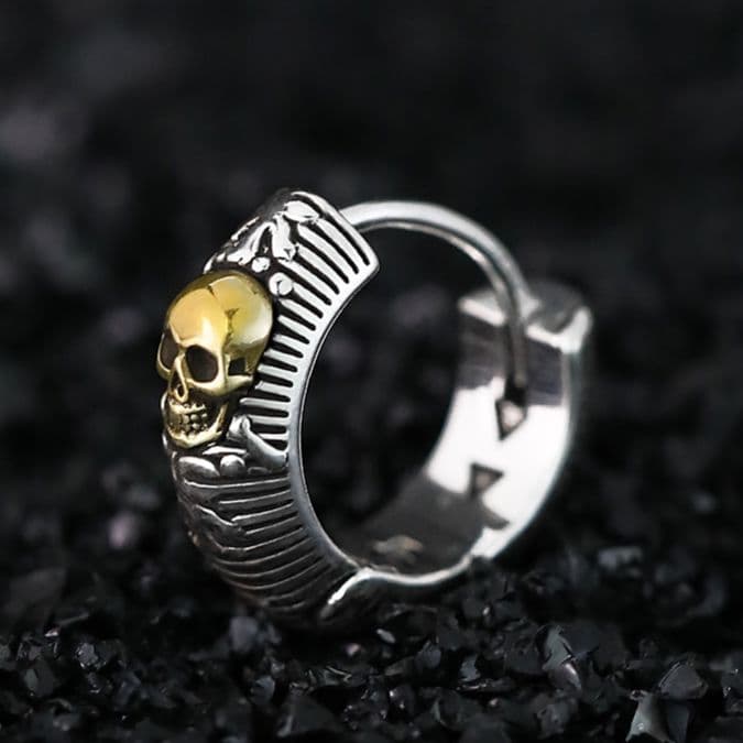 メンズピアス 髑髏彫刻リングピアス