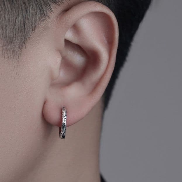 メンズピアス 繊細彫刻フープピアス