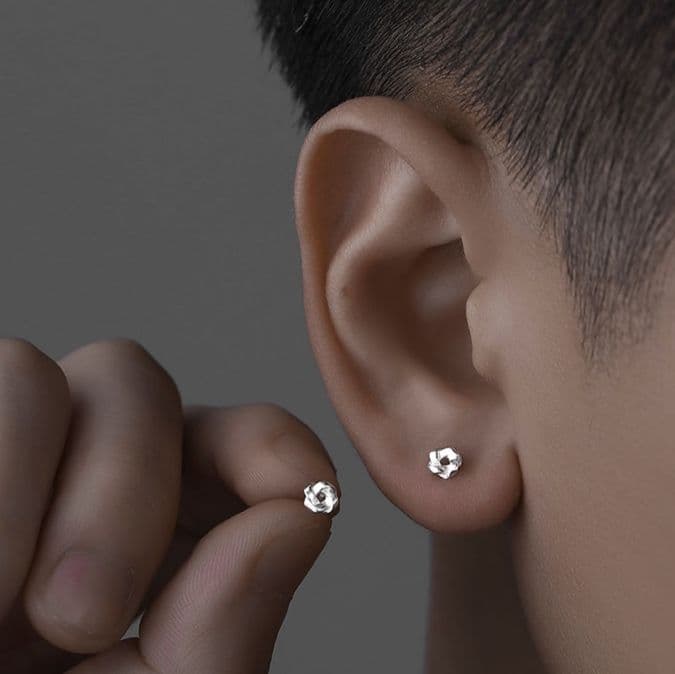 メンズピアス 結び目モチーフピアス