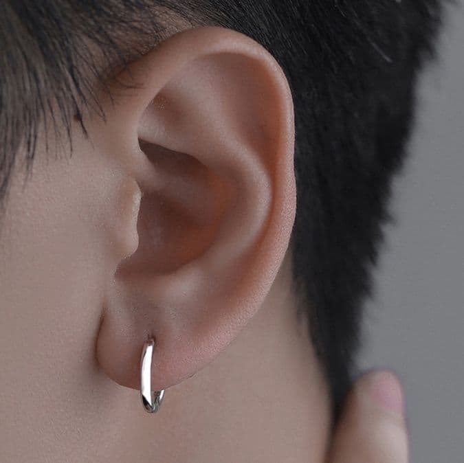 メンズピアス シンプルフープ耳飾り