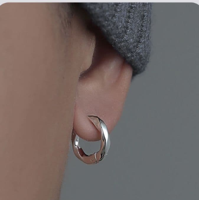 メンズピアス ねじれリング風イヤリング