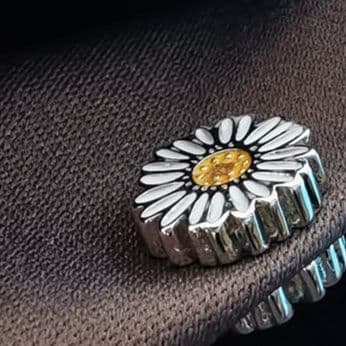 メンズピアス 小雛菊磁鉄耳夾