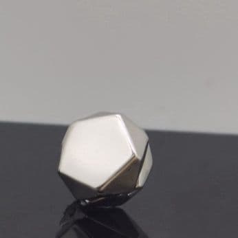 メンズピアス 八角形多面体無孔耳飾り磁石式アクセサリー