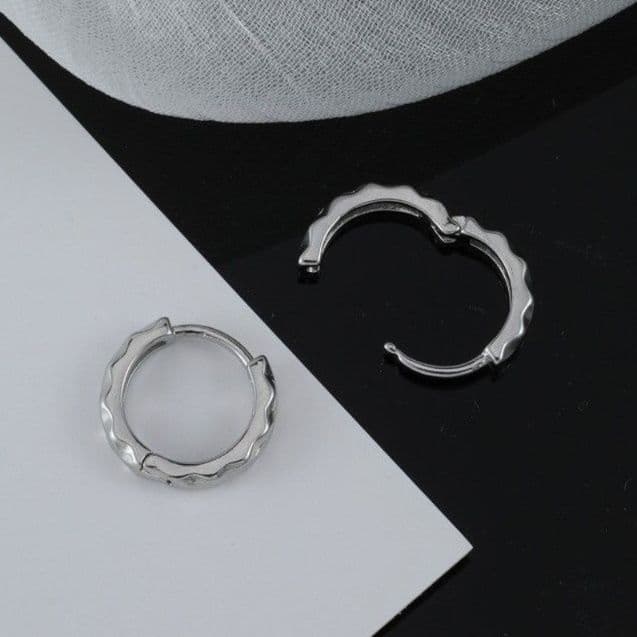 メンズピアス 波紋デザインフープピアス