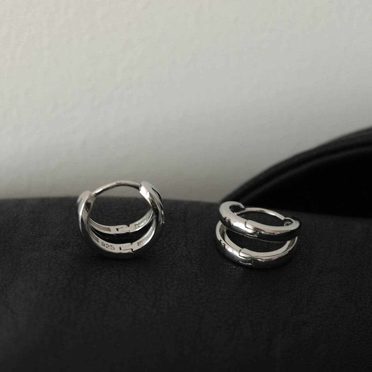 メンズピアス 二重リング構造のクリック式フープピアス