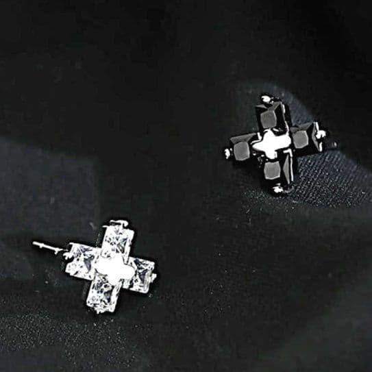 メンズピアス 十字架モチーフ スタッズピアス