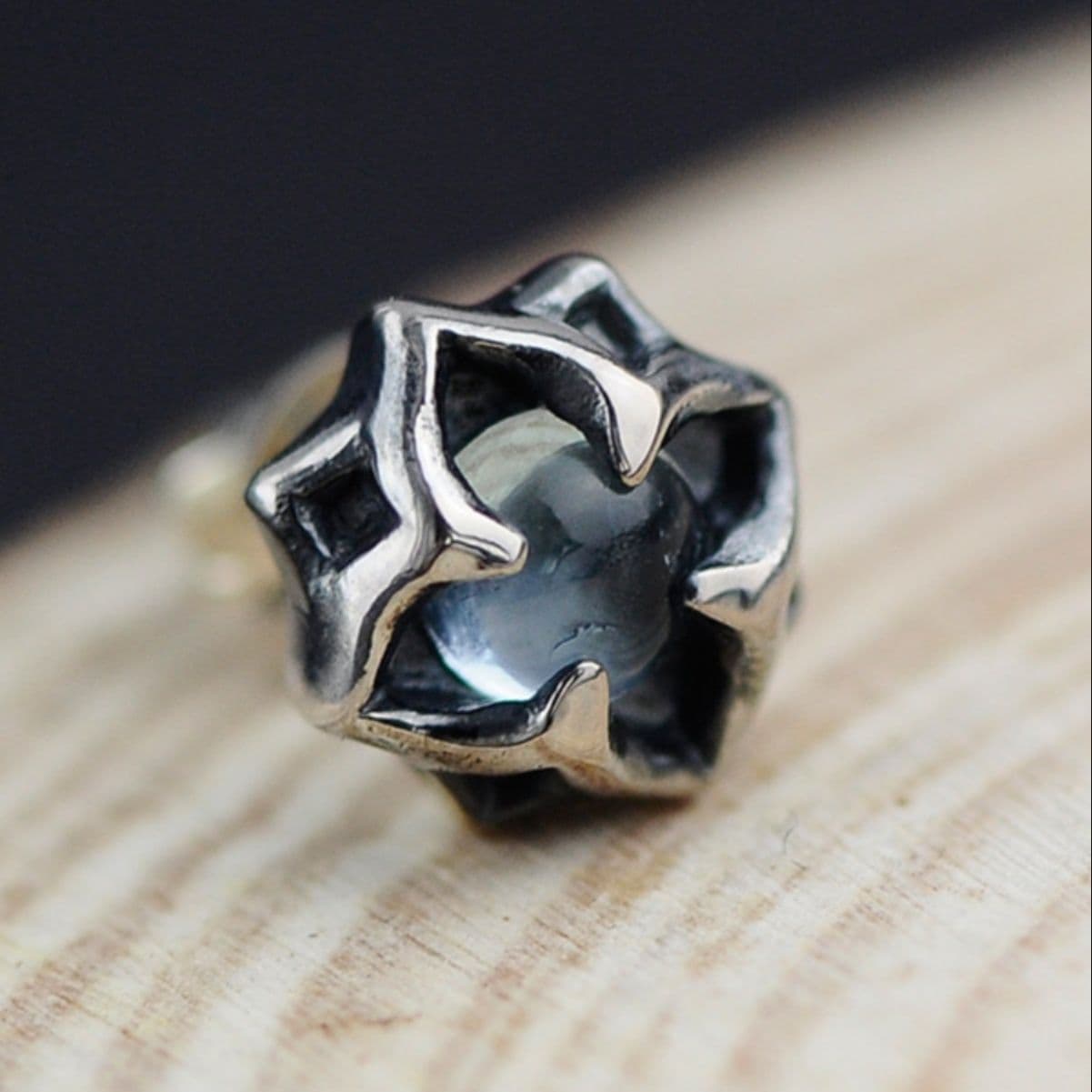 メンズピアス メンズピアス 神秘の花弁ピアス