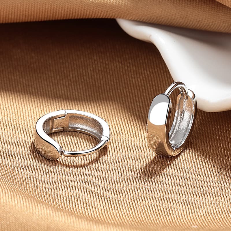 メンズピアス シンプル輝きフープピアス
