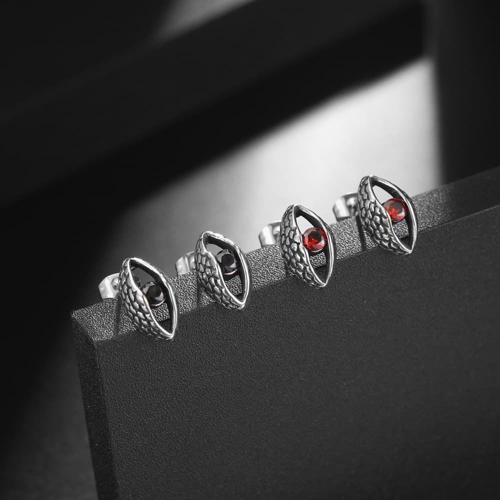 メンズピアス 蛇目デザインスタッドピアス