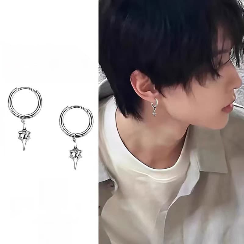 メンズピアス 十字星のミニマルなフープピアス