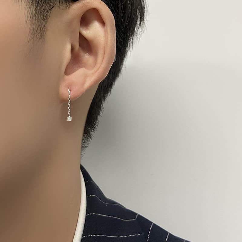 メンズピアス キューブチェーンロングピアス