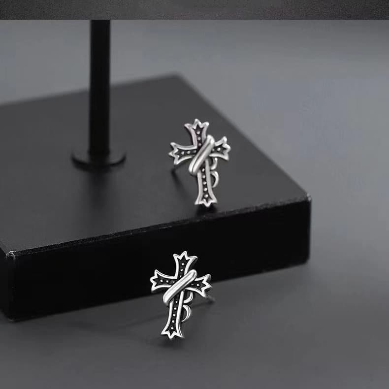 メンズピアス アンティーク風十字架ピアス