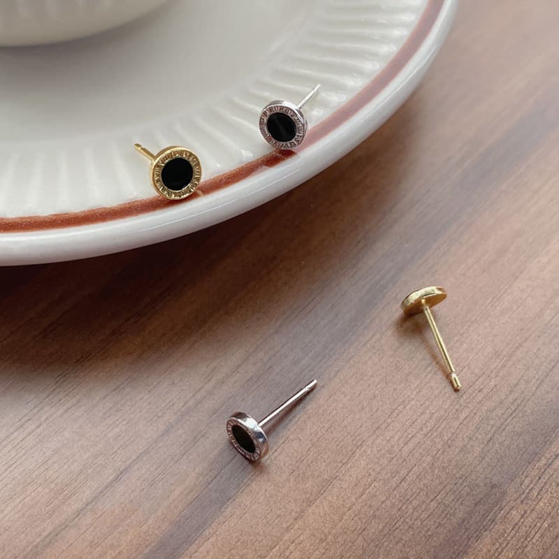 メンズピアス 上質シンプル丸形スタッドピアス