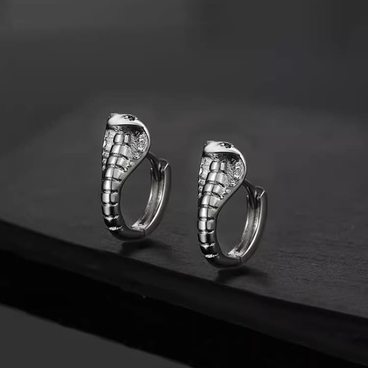 メンズピアス コブラデザイン フープピアス