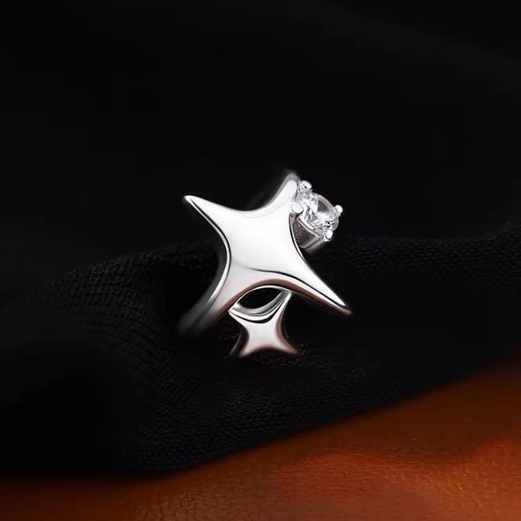 メンズピアス イヤーカフ 星空きらめき輝きイヤーカフ