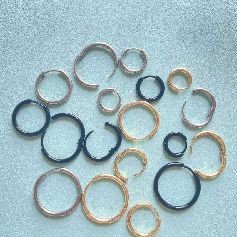 メンズピアス シンプル輪型軽量フープピアス