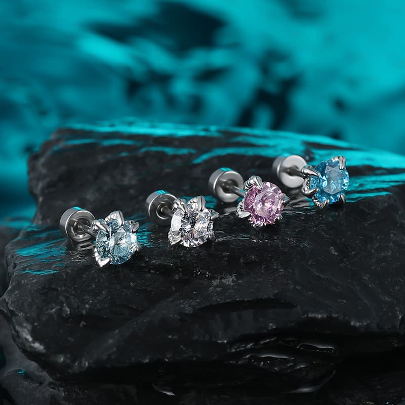 メンズピアス 宝石のように輝く花弁風スタッドピアス