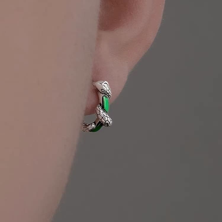 メンズピアス 蛇モチーフ 翡翠風デザインピアス