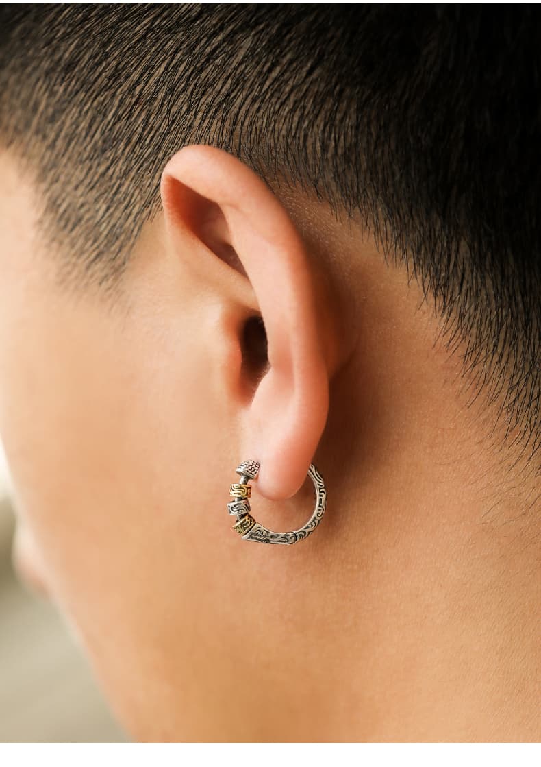 メンズピアス メンズピアス 唐草模様の職人技イヤーカフ