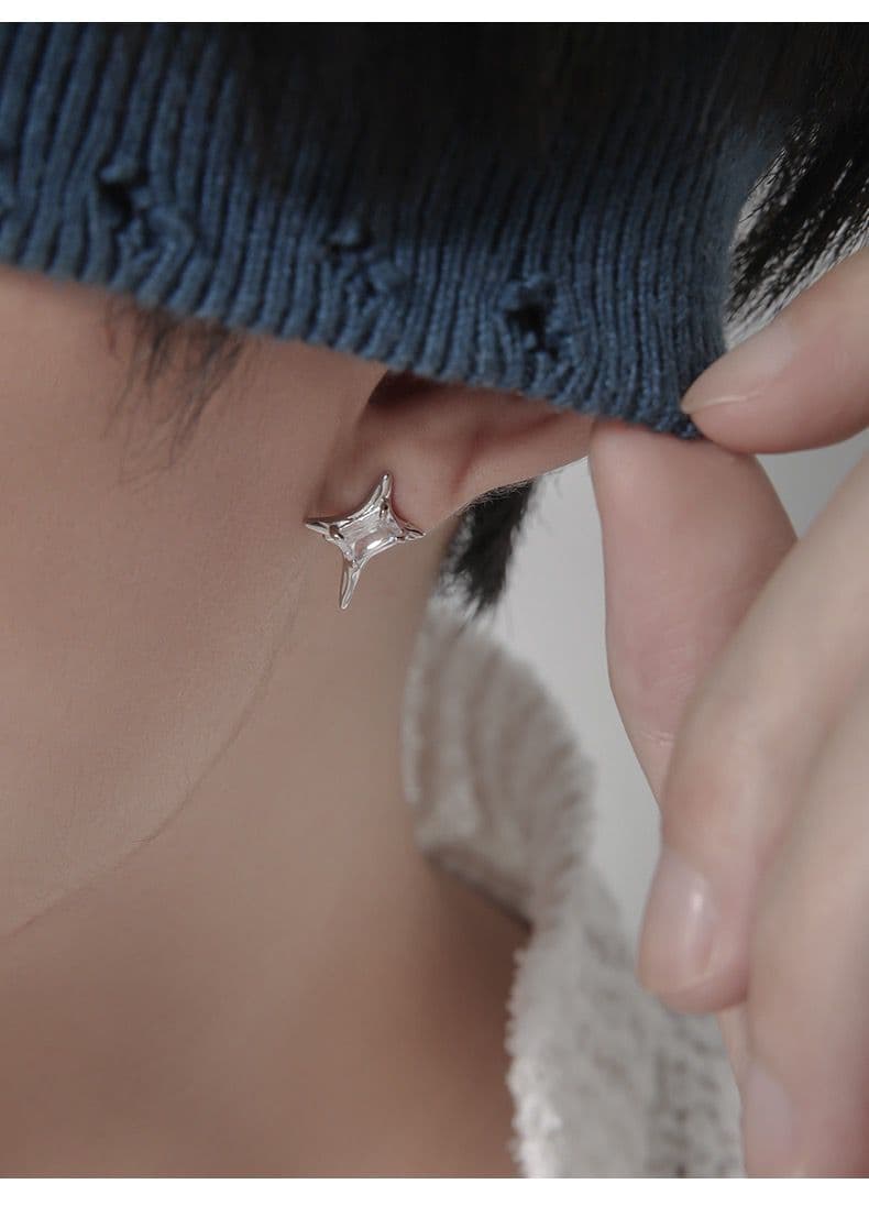 メンズピアス 星形クリスタルスタッドピアス