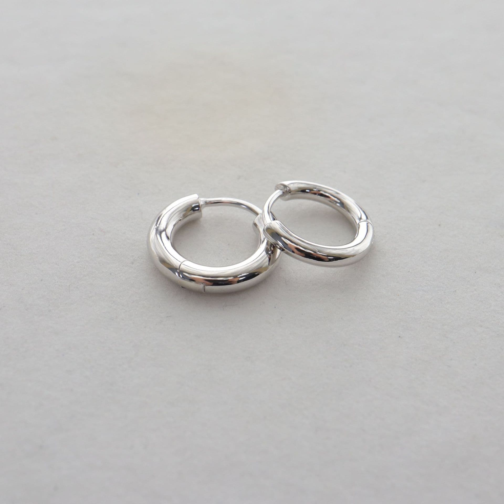 メンズピアス シンプル輪型フープピアス