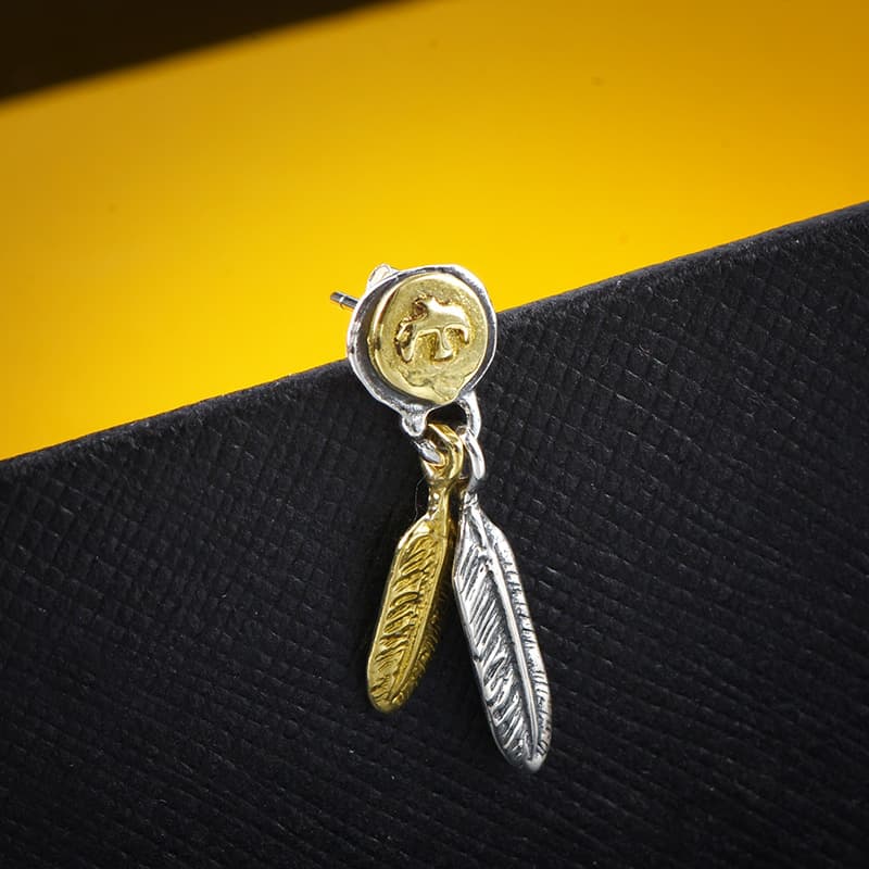 メンズピアス 二枚羽根付き円盤型ピアス