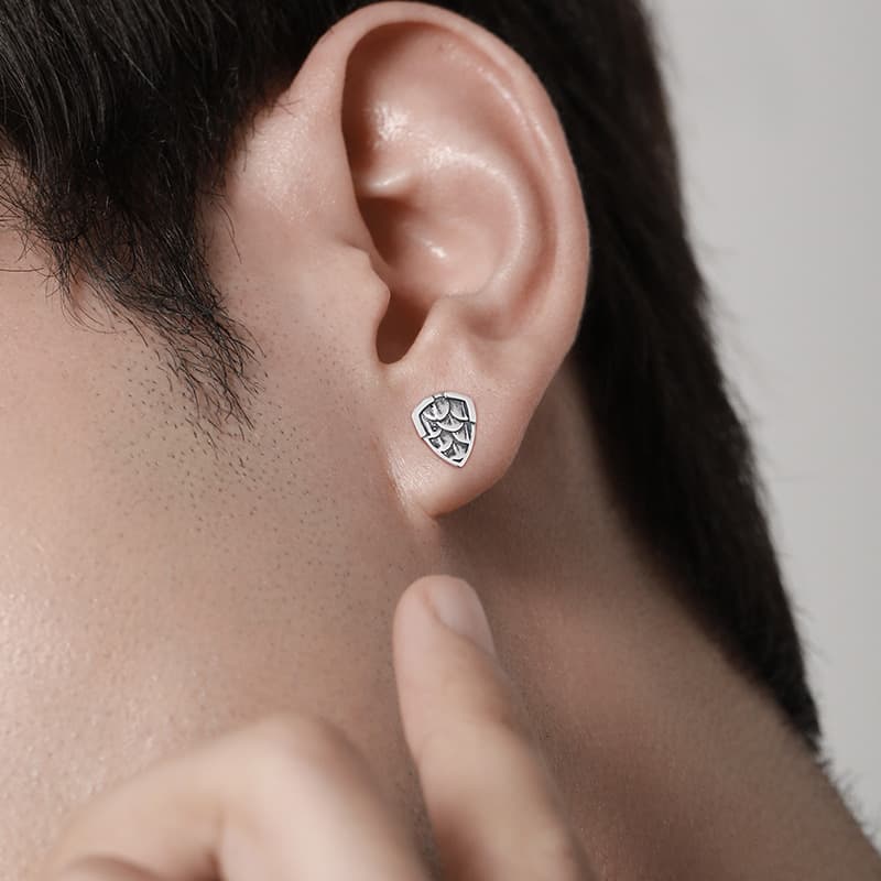 メンズピアス シールドデザインスタッドピアス