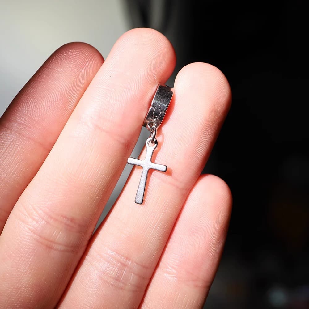 メンズピアス クロス チタンフープピアス