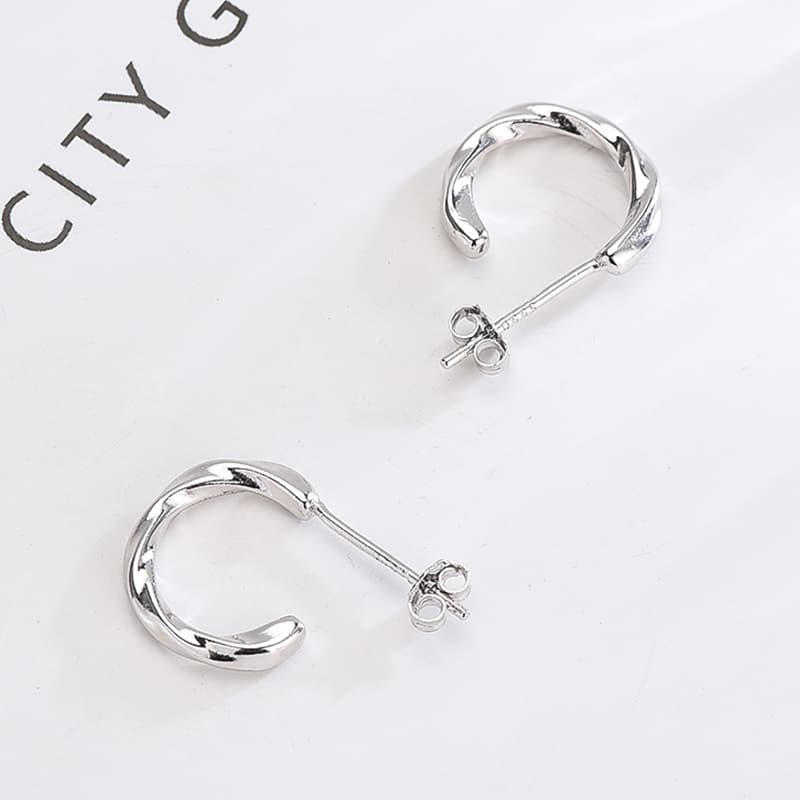 メンズピアス ねじれデザイン フープピアス