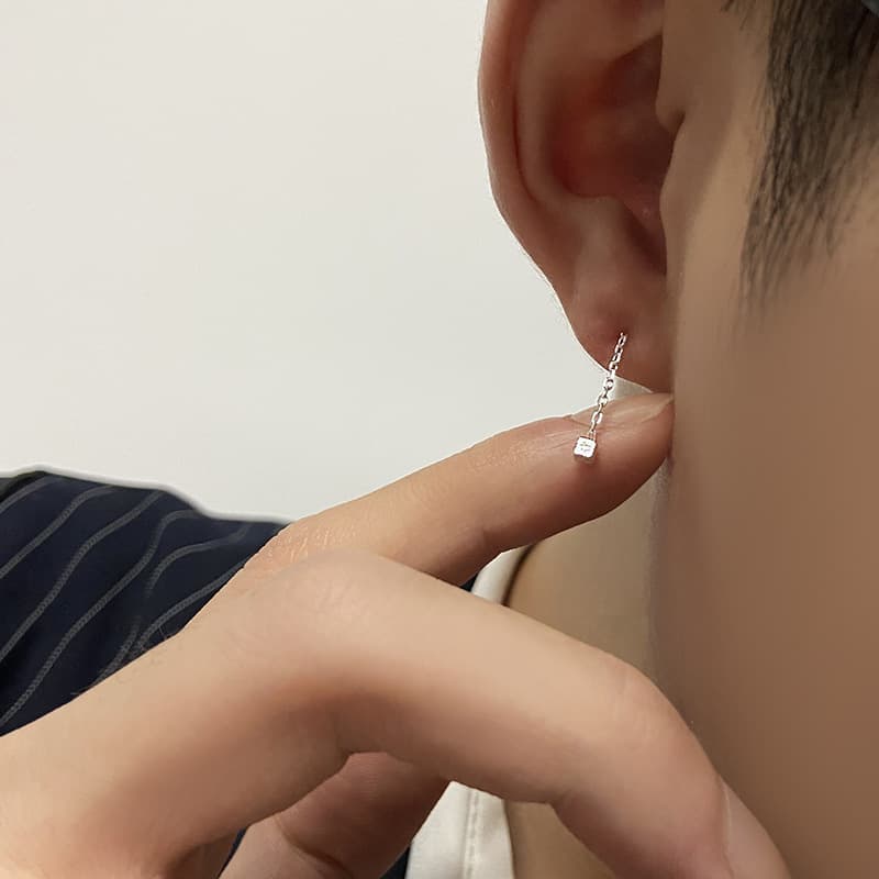 メンズピアス キューブチェーンロングピアス
