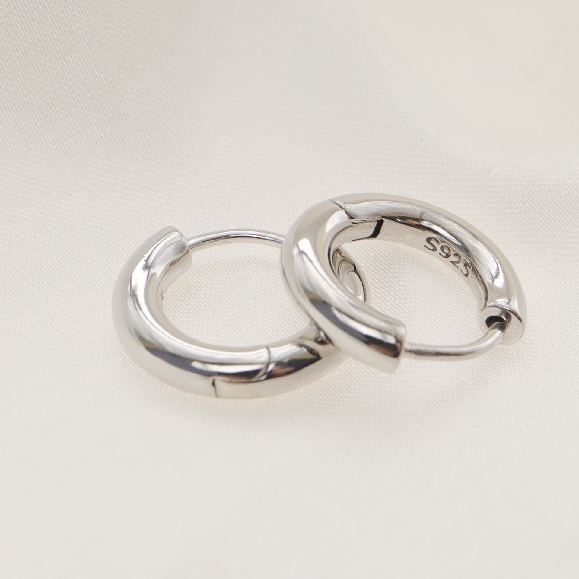 メンズピアス シンプル輪型フープピアス