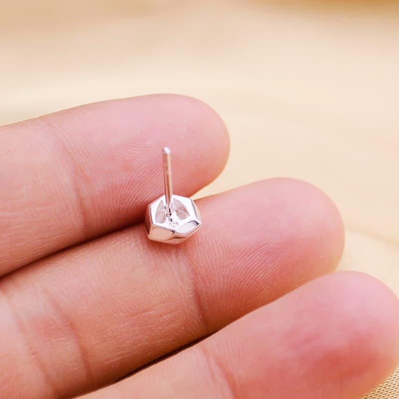 メンズピアス 多面体六角形 宝石ピアス