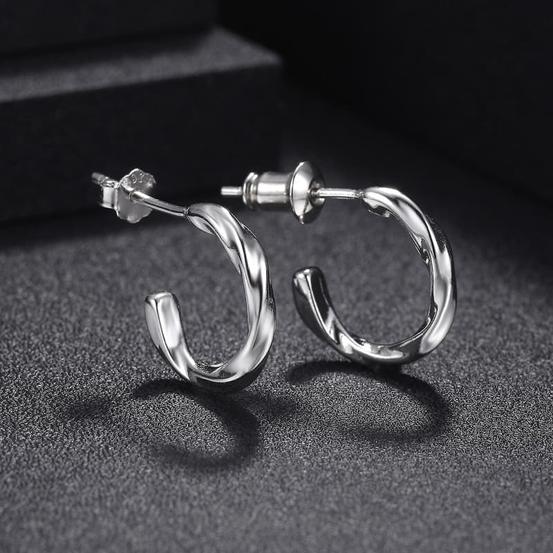 メンズピアス ねじれデザイン フープピアス