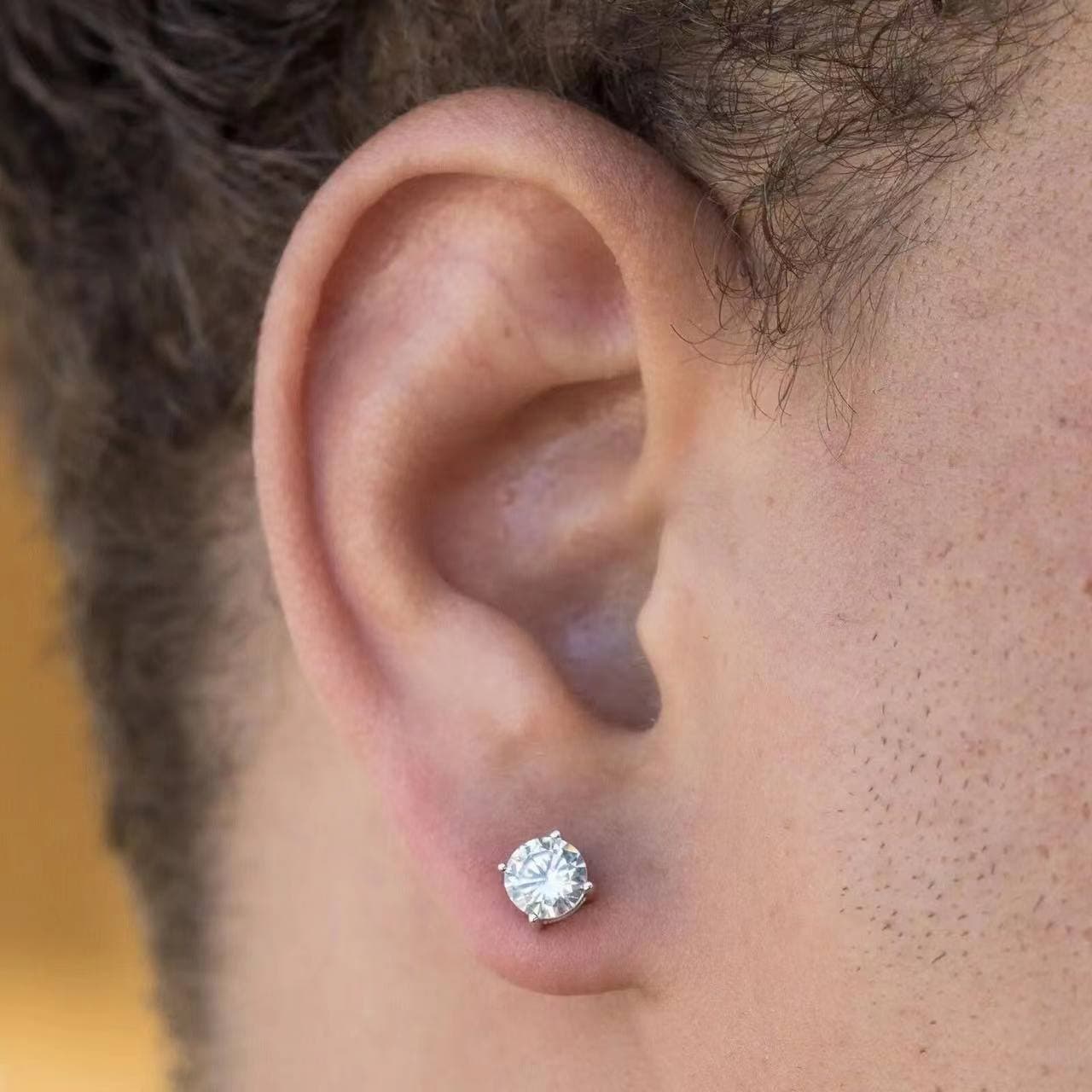 メンズピアス 存在感際立つ一粒石のスタッドピアス