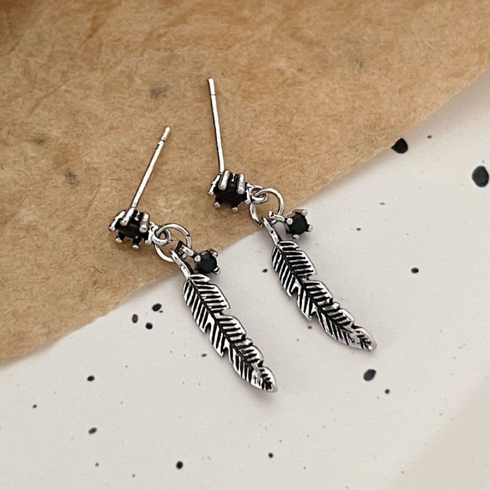 メンズピアス シルバーピアス 羽根モチーフ 黒石付き メンズ 個性派