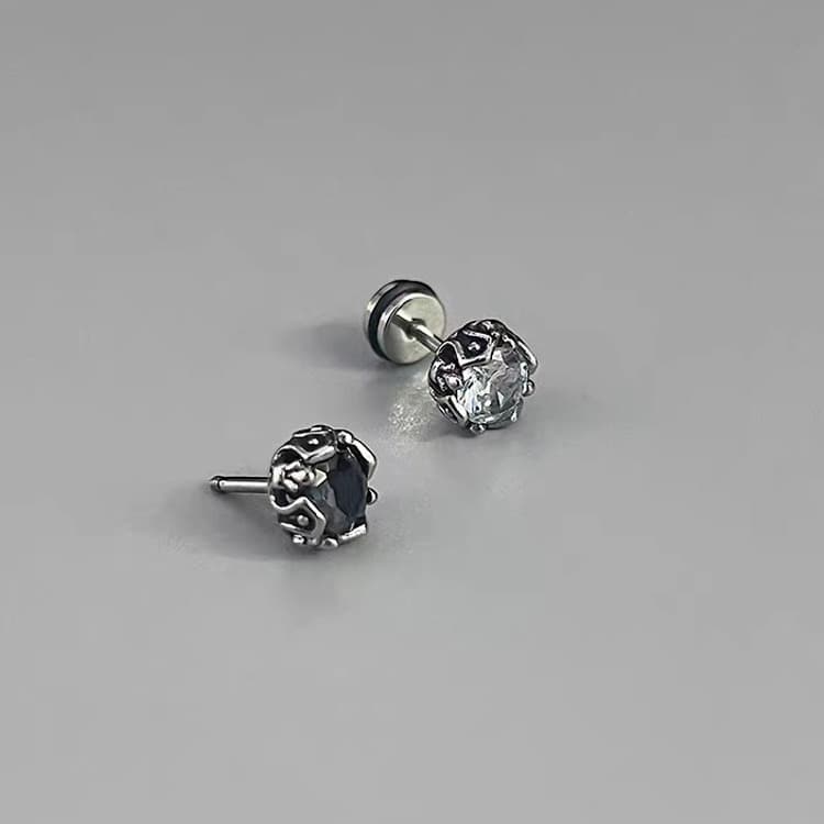 メンズピアス 透かし彫り 王冠デザイン ジルコニアピアス